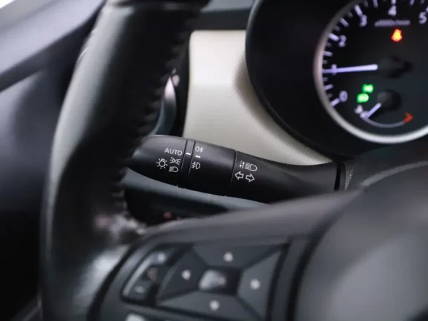 Photo 7 of 27 of VNVK1400860805311 Nissan Micra 0.9 IG-T N-Connecta Cruise Alloy