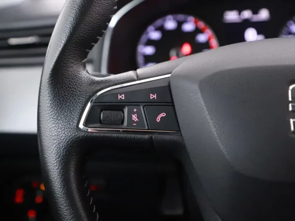 Photo 7 of 28 of VSSZZZKJZJR065267 SEAT Ibiza 1.0 TSI (5-drs Hatchb.)