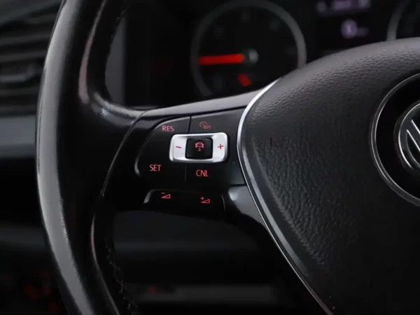 Photo 7 of 28 of WV1ZZZ7HZKX007862 Volkswagen Transporter 2.0 TDI L1H2 Highline (Bestel)