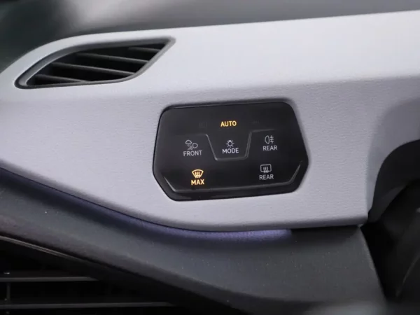 Photo 7 of 28 of WVWZZZE1ZMP002540 Volkswagen ID.3 First Plus 58 kWh IQ-Light