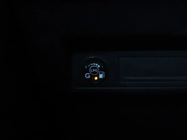 Photo 7 of 29 of VF1RJB00068086046 Renault Captur 1.0 TCe 100 Bi-Fuel Business Zen LED