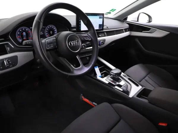 Photo 7 of 30 of WAUZZZF58LA021775 Audi A5 Sportback 40 TFSI Aut. Launch edition Business LED