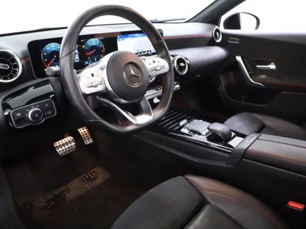 Photo 7 of 30 of WDD1771871J141650 Mercedes-Benz A-Klasse 200 Aut. Business Solution AMG