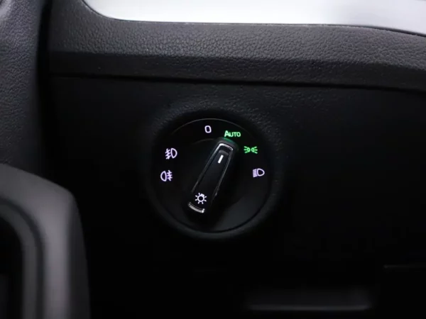 Photo 7 of 32 of TMBJB9NP1J7551832 Skoda Superb Combi 1.4 DSG TSI ACT Ambition Business 5-drs Combi