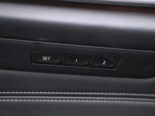 Photo 7 of 36 of WBAJK51080BX22697 BMW 5 Serie 520i Aut. High Executive M-Pack LED