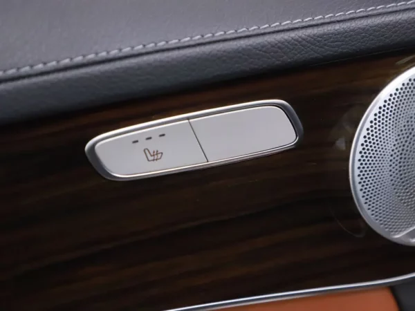 Photo 7 of 39 of WDD2052661F464977 Mercedes-Benz C-Klasse Estate 400 4MATIC Ambition