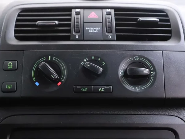 Photo 8 of 21 of TMBJM25J4E3123375 Skoda Fabia Combi 1.2 TSI Sprint Cruise