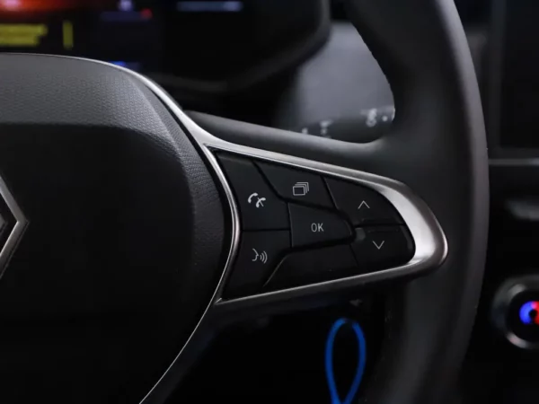 Photo 8 of 24 of VF1RJA00074068603 Renault Clio 1.6 E-Tech Full Hybrid 145