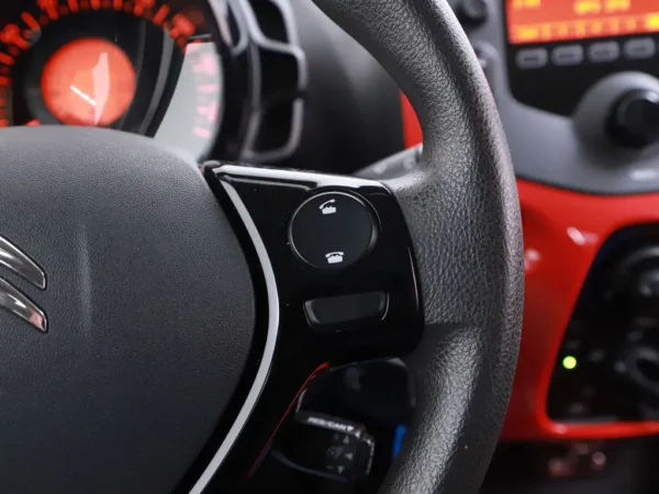 Photo 8 of 24 of VF7PAHMTBER752090 Citroen C1 1.2 PureTech Airscape Shine Alloy