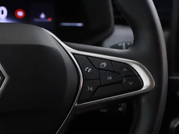 Photo 8 of 25 of VF1RJA00374065209 Renault Clio 1.6 E-Tech Full Hybrid 145