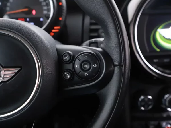 Photo 8 of 25 of WMWXS110202C22296 Mini Mini 1.2 One Business 5-drs Hatchb