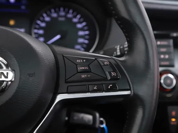 Photo 8 of 26 of SJNFFAJ11U2639705 Nissan QASHQAI 1.3 DIG-T Business Edition Pano