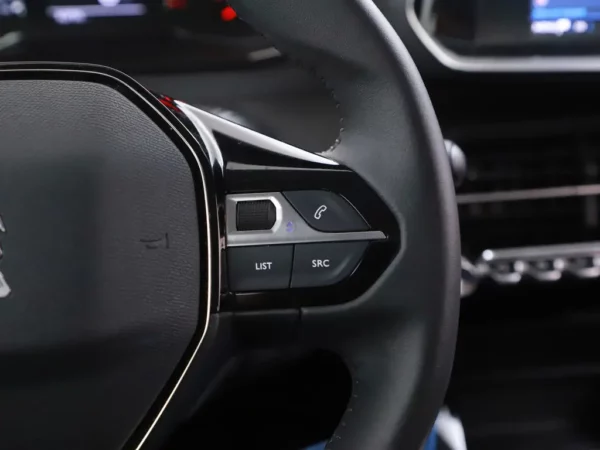 Photo 8 of 26 of VR3UPHMHDN5881101 Peugeot 208 1.2 PureTech Active Pack Airco