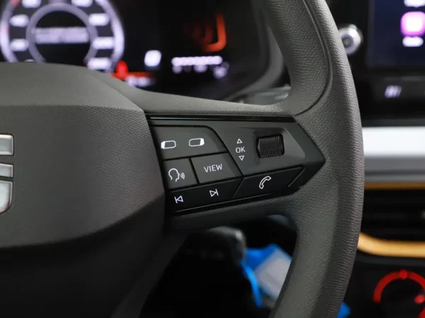 Photo 8 of 26 of VSSZZZKJ6RR222041 SEAT Arona 1.0 EcoTSI Reference (5-drs SUV)