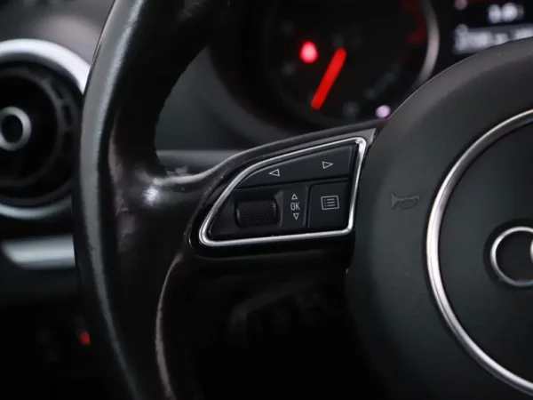 Photo 8 of 26 of WAUZZZ8V5F1133404 Audi A3 Cabriolet 1.4 TFSI CoD Ambition Pro Line Plus Softtop Stoelverw.