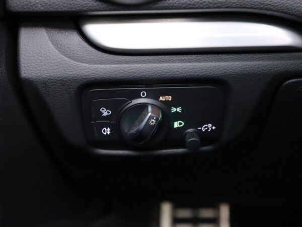 Photo 8 of 26 of WAUZZZ8V7J1006064 Audi A3 Cabriolet 1.5 Aut. TFSI CoD