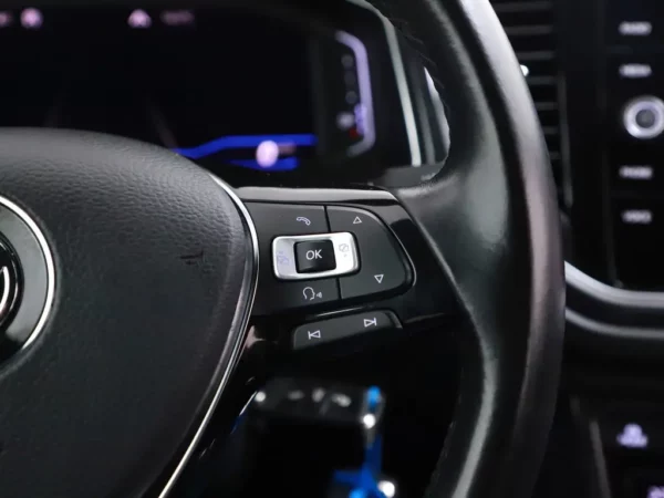 Photo 8 of 28 of WVGZZZA1ZJV009374 Volkswagen T-Roc 1.5 TSI Sport Cruise Led