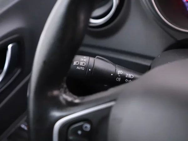 Photo 8 of 31 of VF1R8700763606314 Renault Captur 0.9 TCe Intens Navi