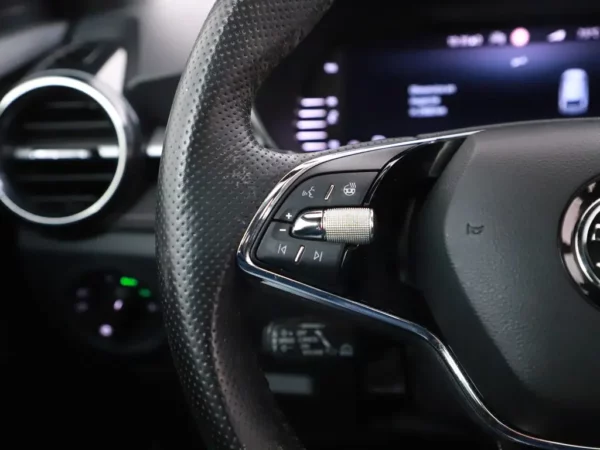 Photo 8 of 35 of TMBER9PJXN4006466 Skoda Fabia 1.0 Aut. TSI Business Edition 5-drs Hatchb.