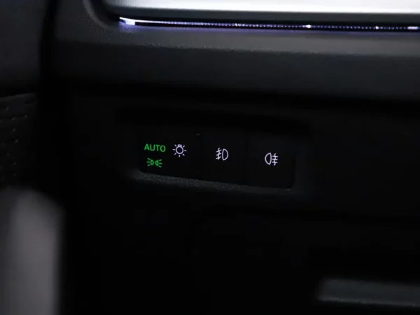 Photo 8 of 35 of TMBJP7NX8MY130954 Skoda Octavia Combi 1.0 TSI Business Edition Led