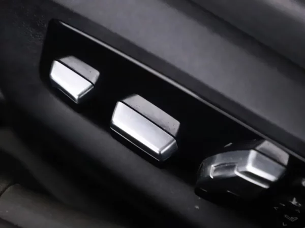 Photo 8 of 36 of WBAJK51080BX22697 BMW 5 Serie 520i Aut. High Executive M-Pack LED