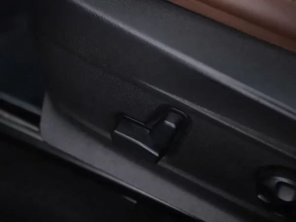 Photo 8 of 41 of ZARFAHBN5J7C00212 Alfa Romeo Stelvio 2.0 T AWD Special Edition 5-drs SUV