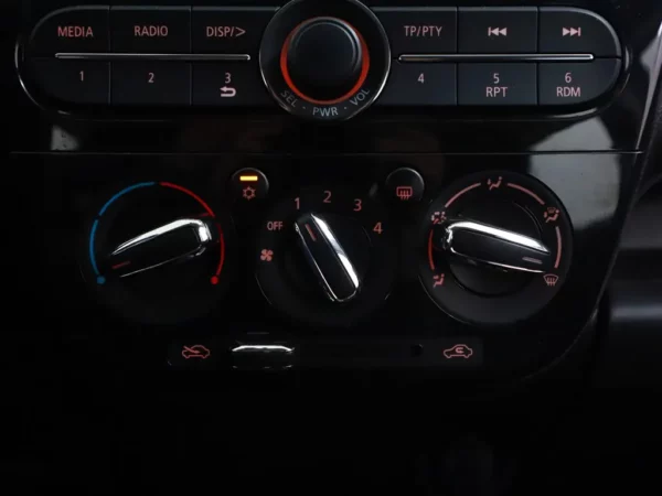 Photo 9 of 19 of MMCXNA05ALH024956 Mitsubishi Space Star 1.0 Cool+ Airco DAB