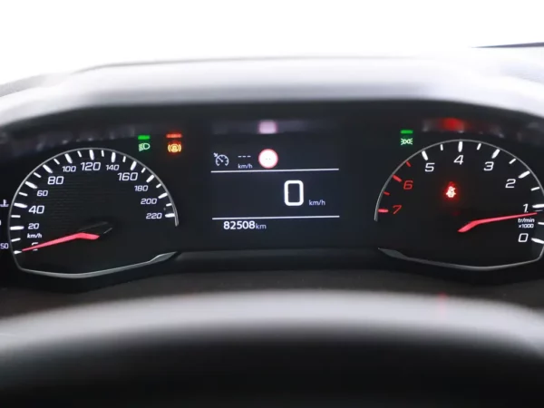 Photo 9 of 24 of VR3UPHMHDL5017051 Peugeot 208 1.2 PureTech Active Navi