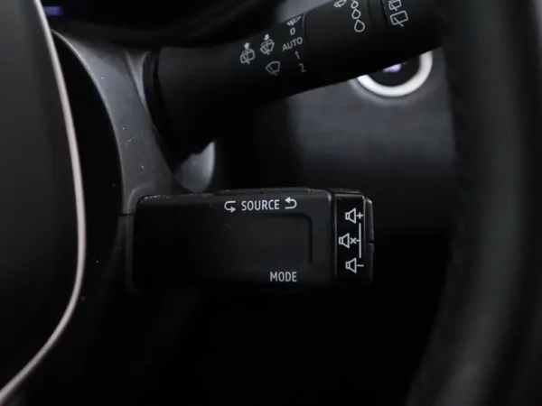 Photo 9 of 25 of VF1RJA00374065209 Renault Clio 1.6 E-Tech Full Hybrid 145