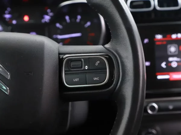 Photo 9 of 25 of VF72RHNPJK4082121 Citroen C3 Aircross 1.2 PureTech S&S Feel Leder