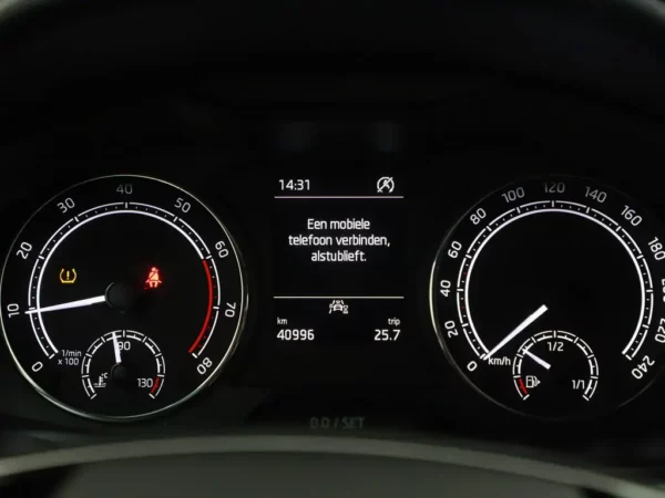 Photo 9 of 27 of TMBGR6NW3N3076807 Skoda Kamiq 1.0 TSI Business Edition (5-drs