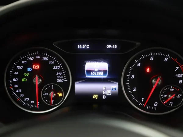 Photo 9 of 28 of WDD1760421J761277 Mercedes-Benz A-Klasse 180 Aut. AMG LED