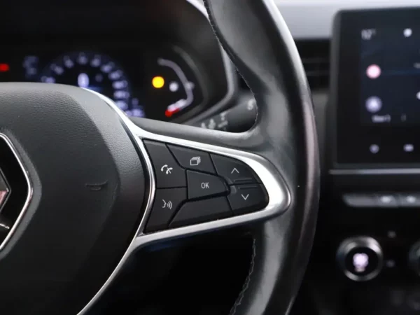 Photo 9 of 29 of VF1RJA00365530239 Renault Clio 1.0 TCe Intens LED