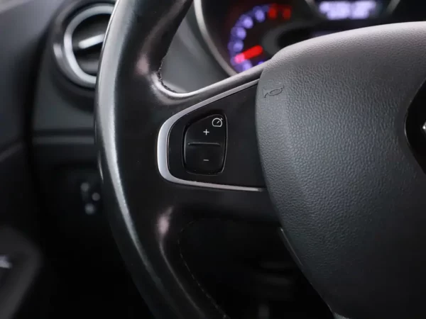 Photo 9 of 31 of VF1R8700763606314 Renault Captur 0.9 TCe Intens Navi