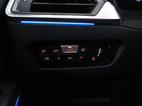 Photo 9 of 34 of WBA6N31060FL56510 BMW 3 Serie Touring 330e Business Edition Plus LED