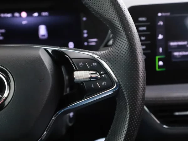 Photo 9 of 35 of TMBER9PJXN4006466 Skoda Fabia 1.0 Aut. TSI Business Edition 5-drs Hatchb.