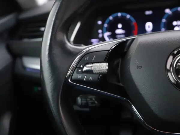 Photo 9 of 38 of TMBJP7NX4MY040099 Skoda Octavia Combi 1.0 TSI Business Edition Plus 5-drs Combi