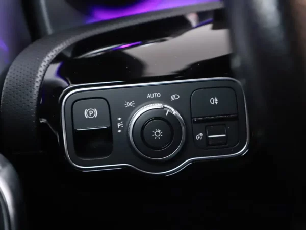 Mercedes-Benz CLA-Klasse Shooting Brake 180 Automaat Business Solution AMG