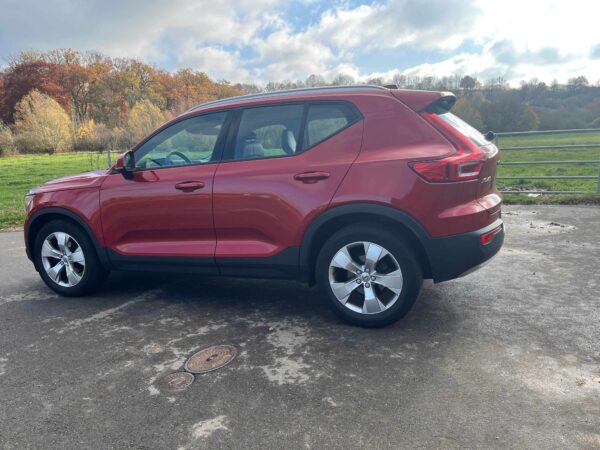 Photo 10 of 49 of P-VXC402018-157600 Volvo XC40 T3 Momentum T3 1.5L 3 cylindres turbo