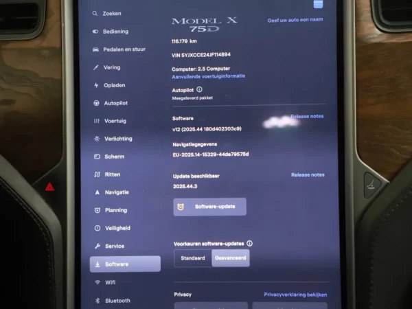 Photo 17 of 31 of 5YJXCCE24JF114894 Tesla Model X 75D Base. Cruise Ecc