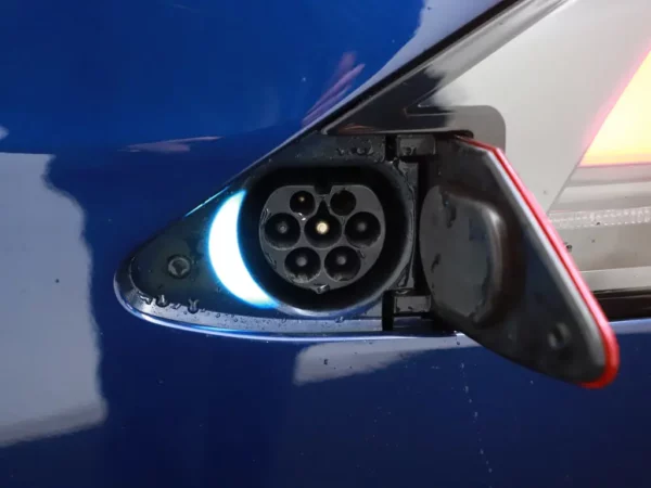 Photo 19 of 31 of 5YJXCCE24JF114894 Tesla Model X 75D Base. Cruise Ecc