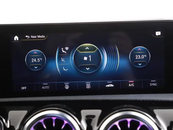 Mercedes-Benz CLA-Klasse Shooting Brake 180 Automaat Business Solution AMG