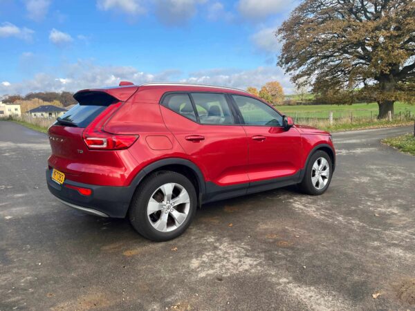 Photo 19 of 49 of P-VXC402018-157600 Volvo XC40 T3 Momentum T3 1.5L 3 cylindres turbo