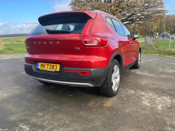 Photo 21 of 49 of P-VXC402018-157600 Volvo XC40 T3 Momentum T3 1.5L 3 cylindres turbo