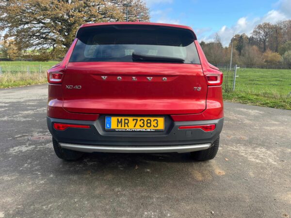 Photo 22 of 49 of P-VXC402018-157600 Volvo XC40 T3 Momentum T3 1.5L 3 cylindres turbo