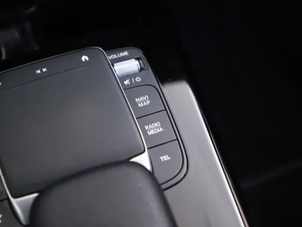 Mercedes-Benz CLA-Klasse Shooting Brake 180 Automaat Business Solution AMG