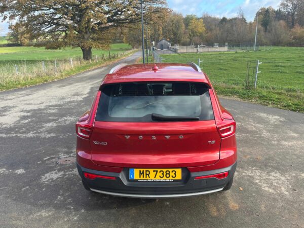 Photo 23 of 49 of P-VXC402018-157600 Volvo XC40 T3 Momentum T3 1.5L 3 cylindres turbo