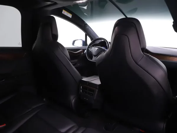 Photo 24 of 31 of 5YJXCCE24JF114894 Tesla Model X 75D Base. Cruise Ecc