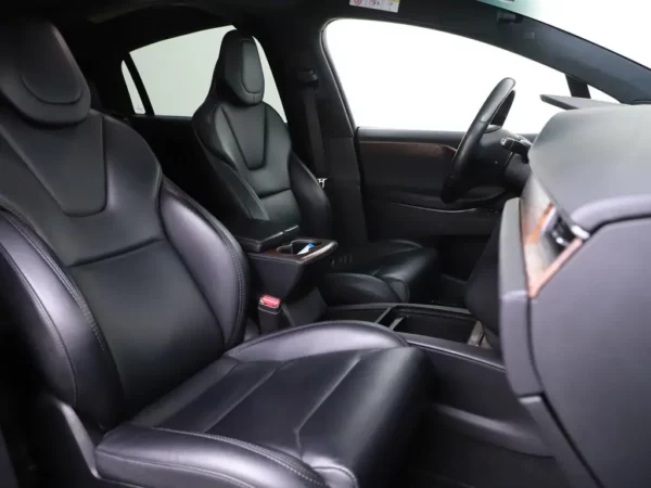 Photo 25 of 31 of 5YJXCCE24JF114894 Tesla Model X 75D Base. Cruise Ecc