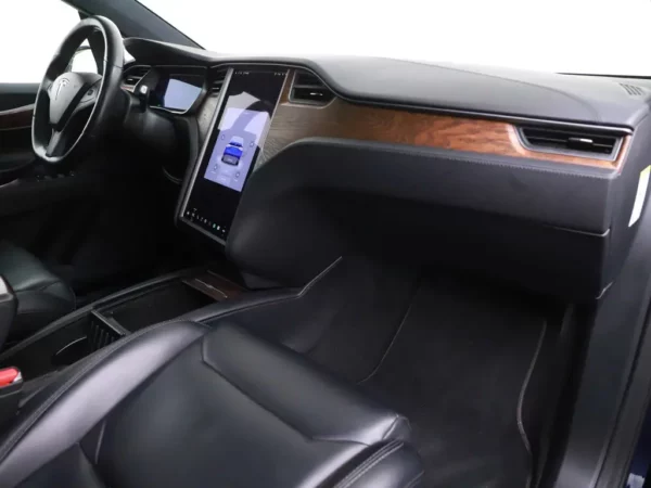 Photo 26 of 31 of 5YJXCCE24JF114894 Tesla Model X 75D Base. Cruise Ecc